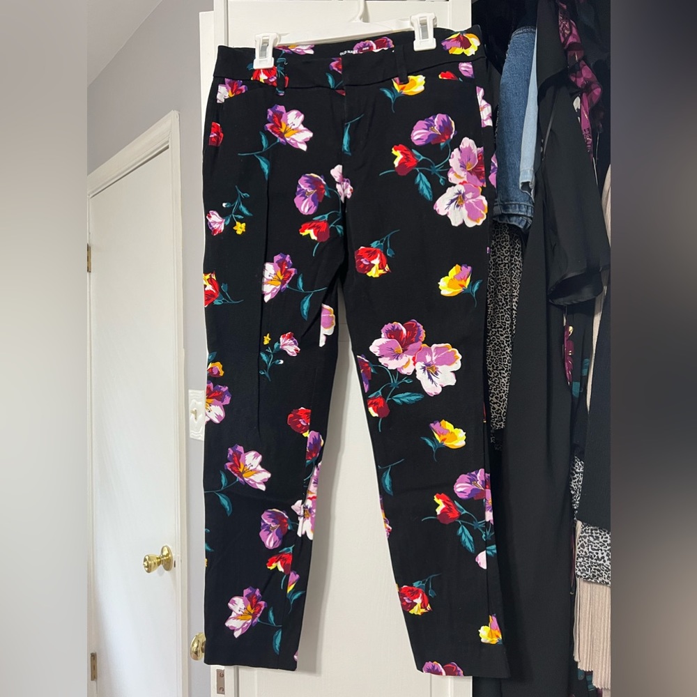 🌸floral old navy ankle pixie pants🌸
